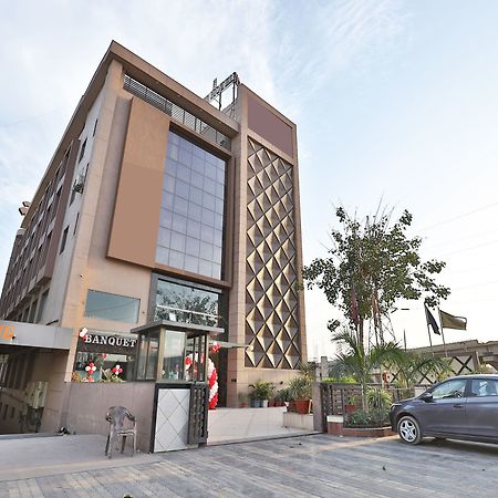 格兰维纳亚克酒店 阿穆达巴 外观 照片